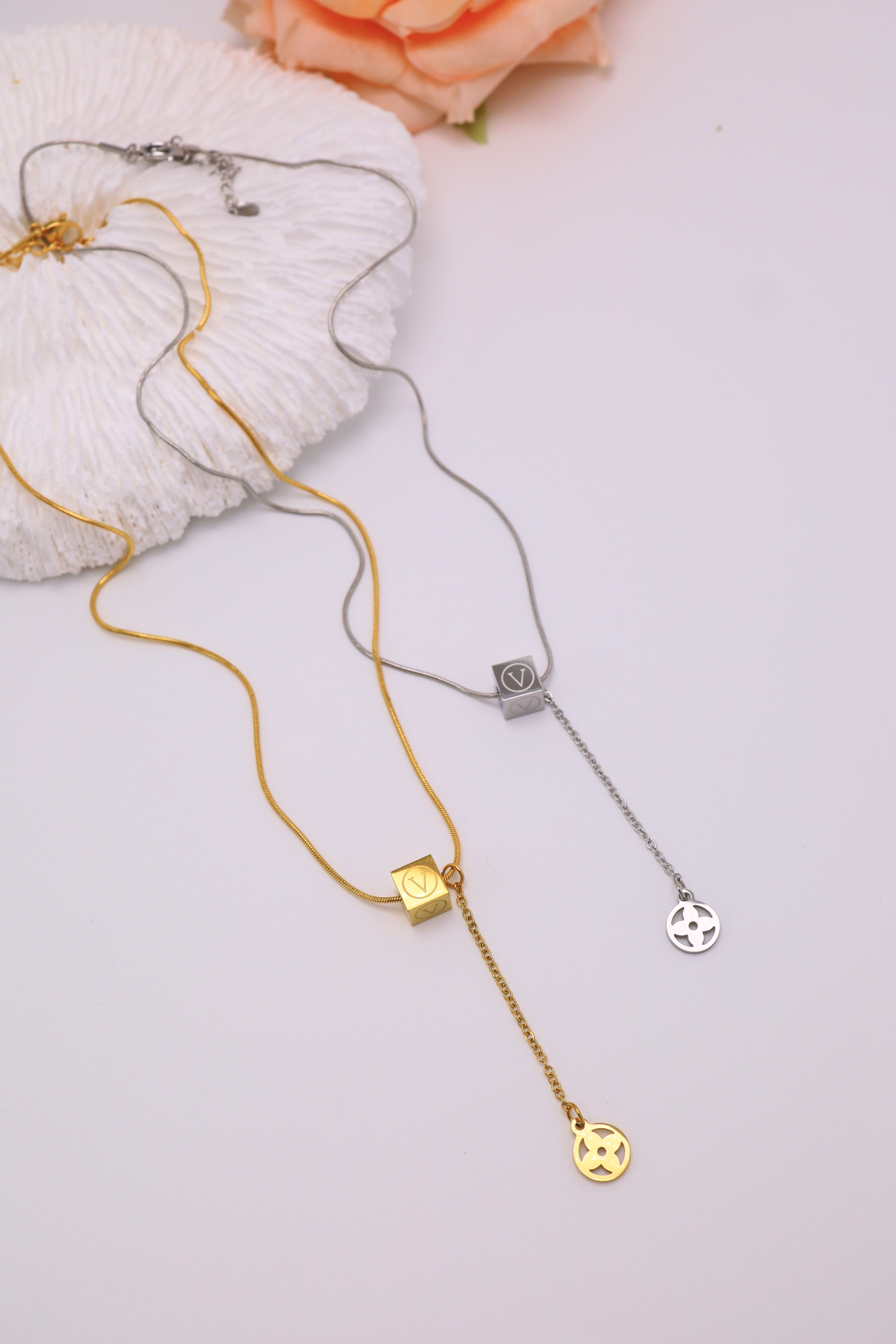 Collier Carmen