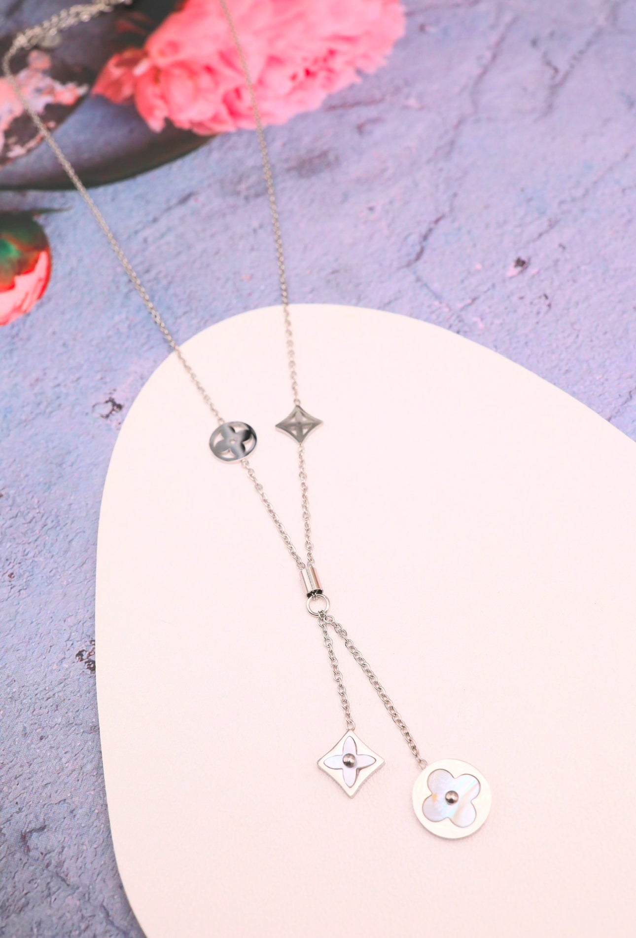 Collier Cassis