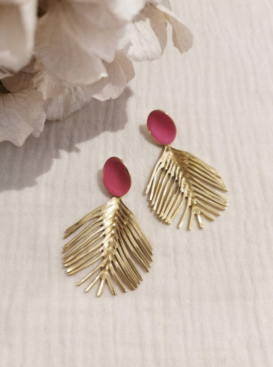 Boucles d’oreilles plume fuchsia doré